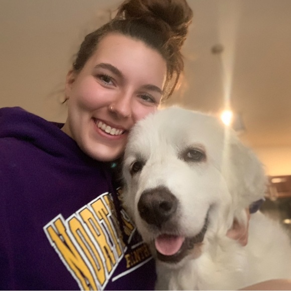 Meet your Posher, Mackenzie - Picture 2 of 3